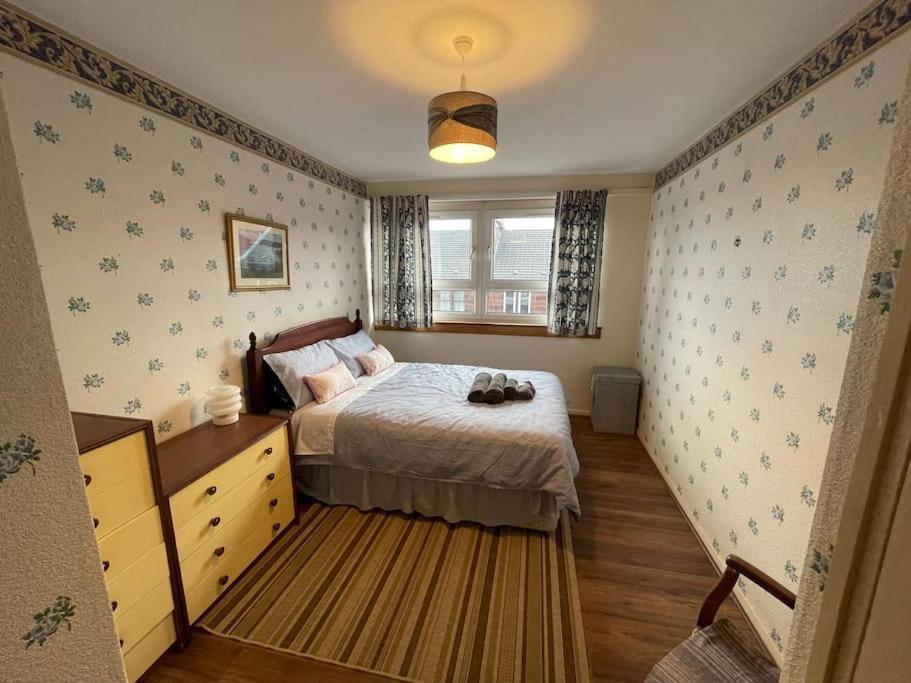 West End Hidden Gem - Modern 2-Bedroom Apartment With Residents Patio Glasgow Exterior photo
